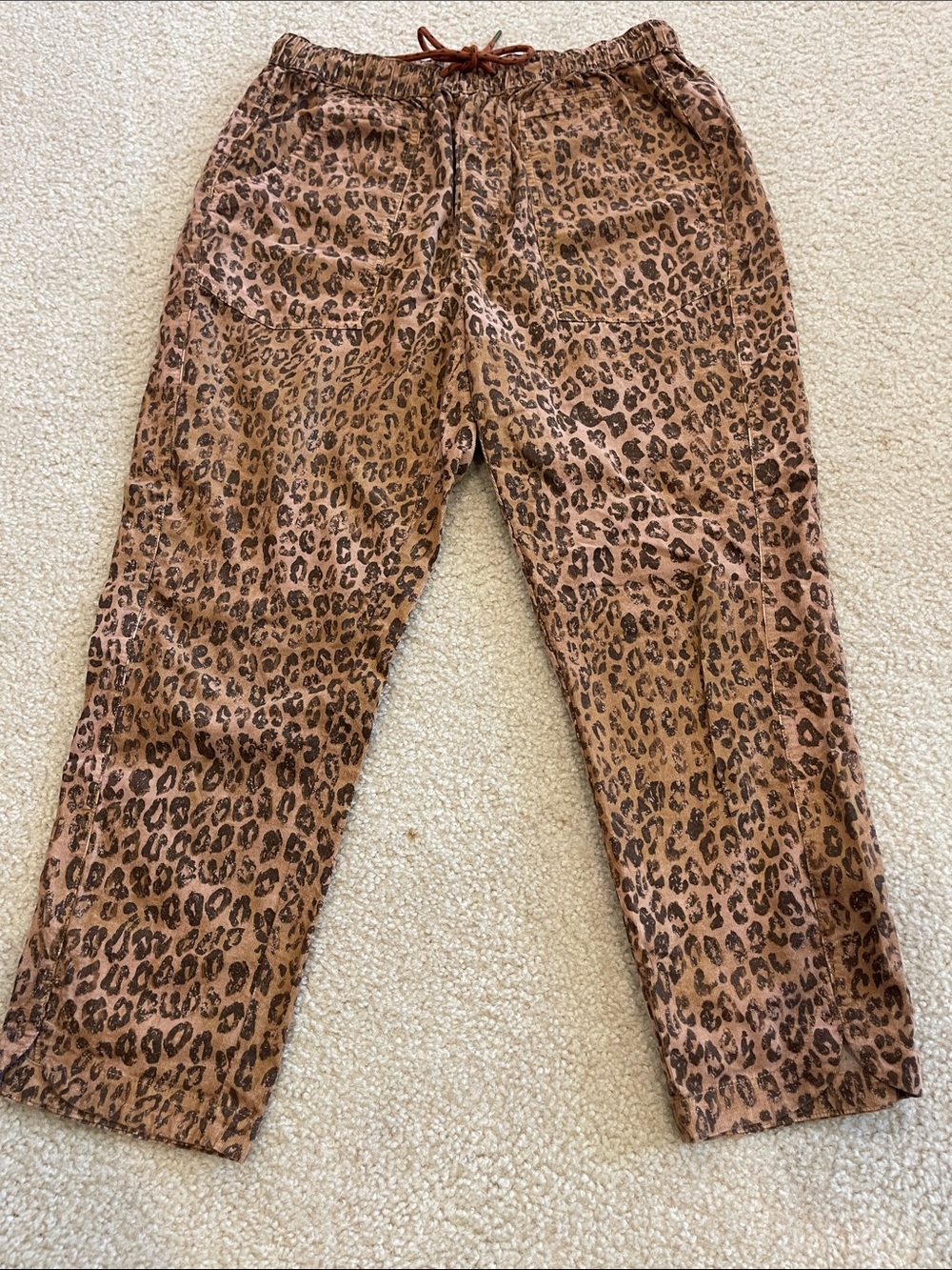 Pilcro 100% cotton Leopard Print corduory drawstring pants
Size medium
